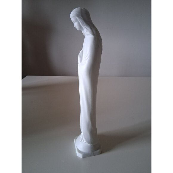 Vintage White Ceramic Praying Madonna Virgin Mary Figurine Religious Home Decor - Picture 5 of 10